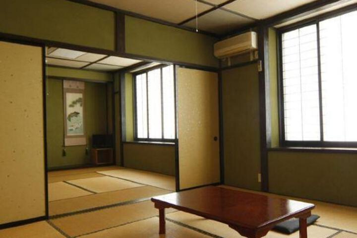 Uraya