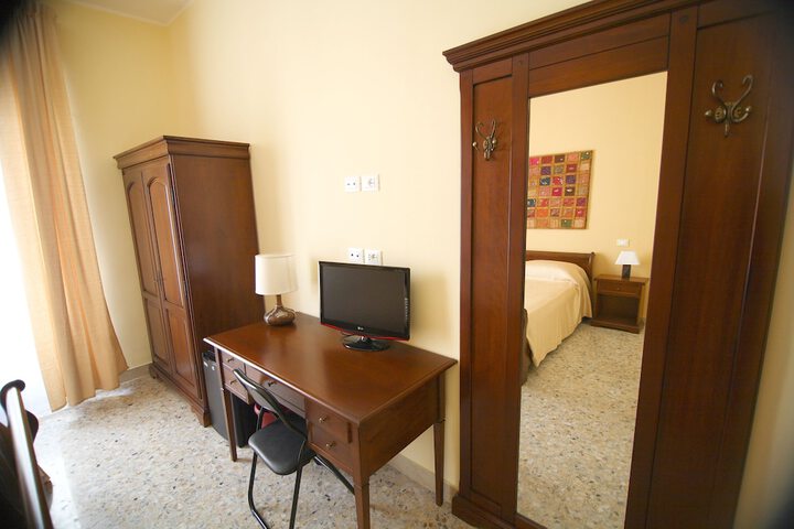 Room 7 of 35