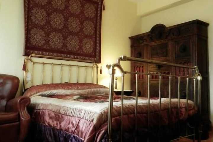 Room 12 of 14