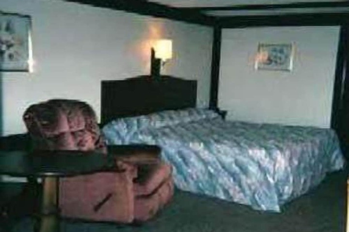 2 Double Beds (2 of 5)