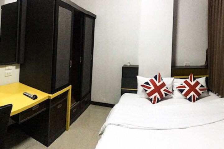Room 2 of 31