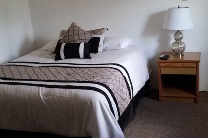 Room 6 of 36