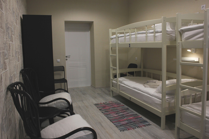 Room 12 of 37