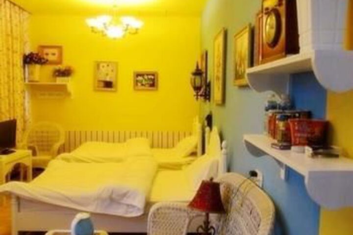 Room 9 of 29