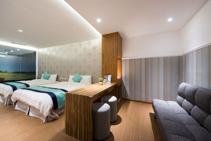Room 8 of 35