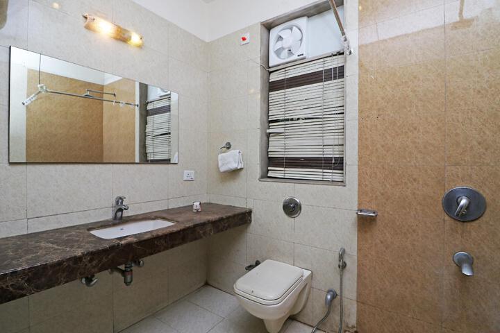 Room 2 of 17