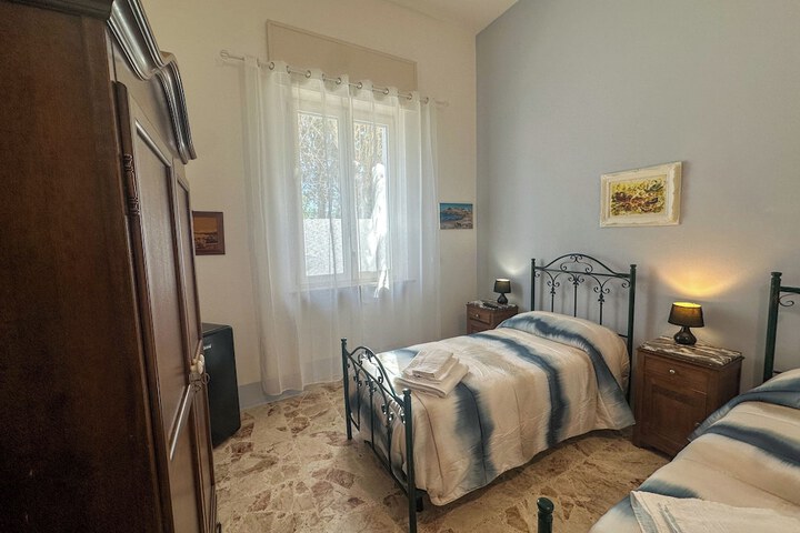 Room 13 of 29