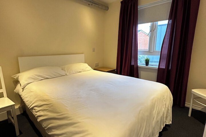 Room 9 of 17