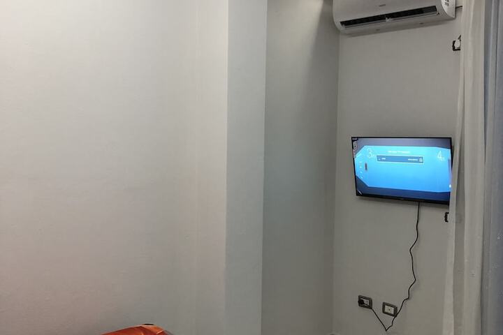 Room 4 of 20