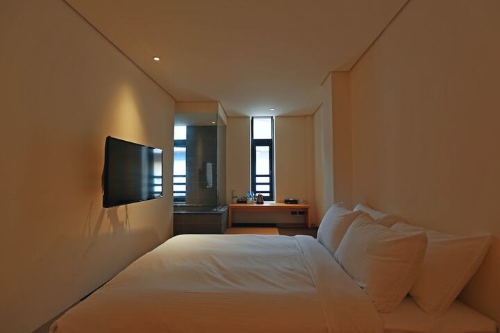 Room 9 of 41