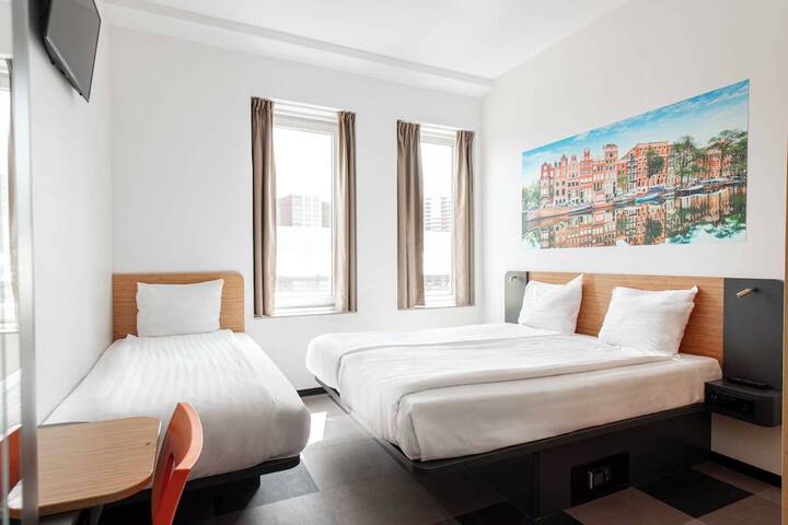 easyHotel Amsterdam Arena Boulevard in Amsterdam