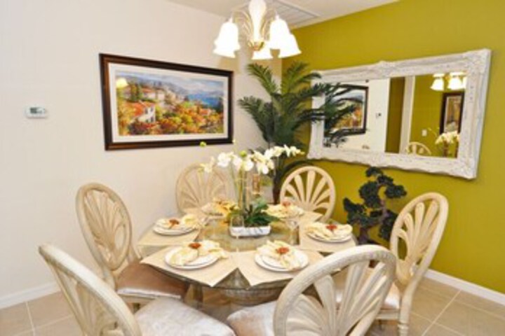 Room 10 of 27
