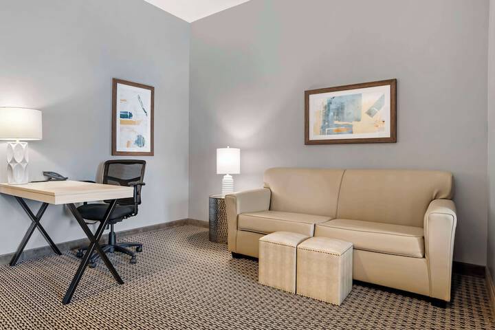 Room 15 of 37