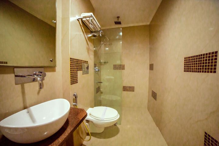 Room 17 of 30