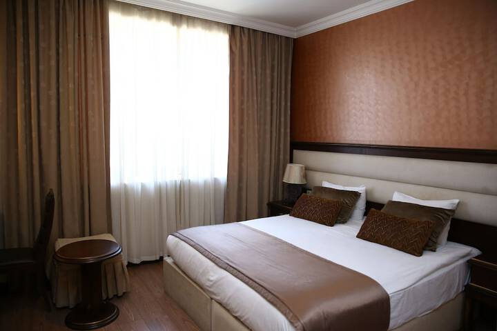 Room 14 of 122