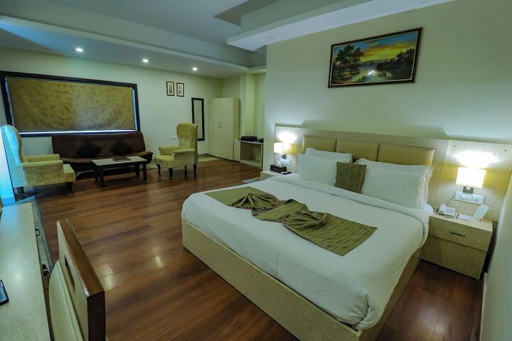 Room 18 of 92