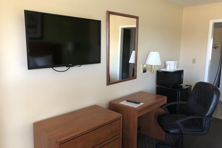 Room 9 of 26