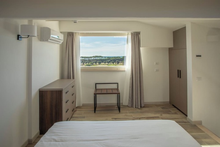 Room 27 of 75
