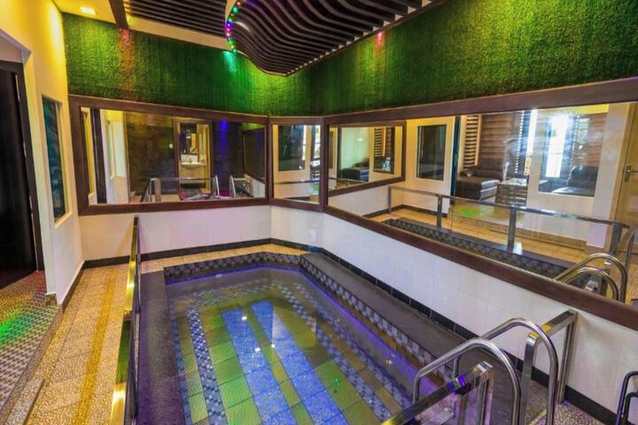 Pool 52 of 94