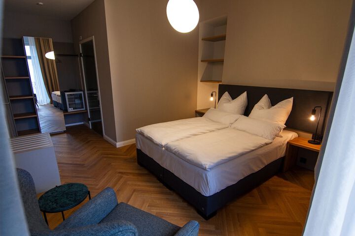 Room 5 of 36