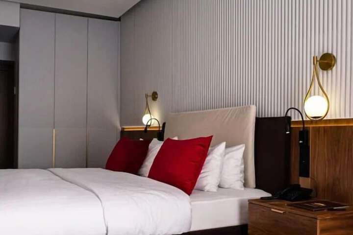Room 34 of 155