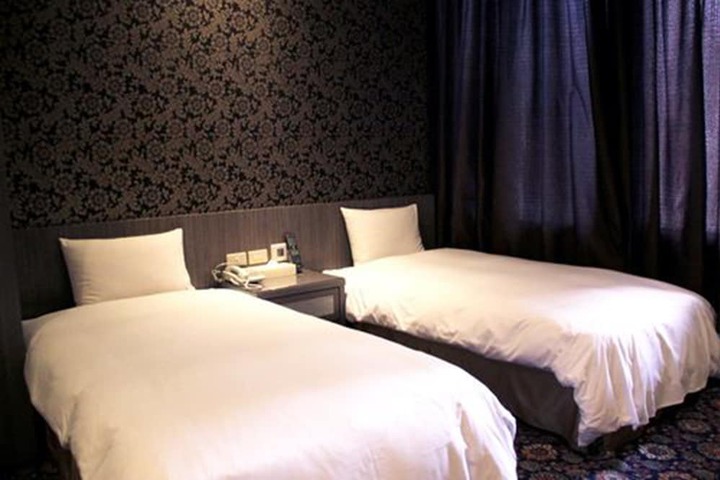 Room 14 of 26