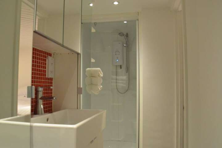Room 10 of 25