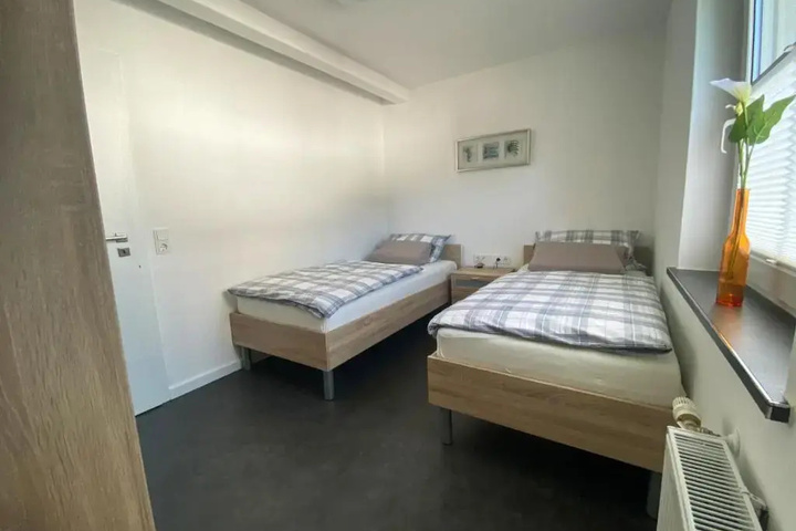 Room 2 of 4