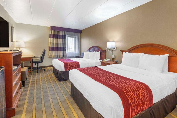 2 Double Beds (8 of 13)