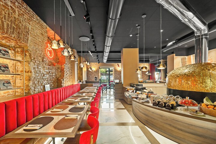 Dining 53 of 65