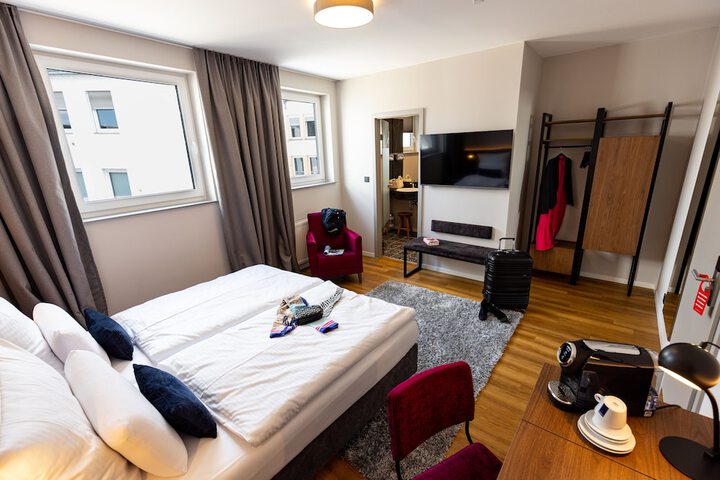 Room 7 of 42