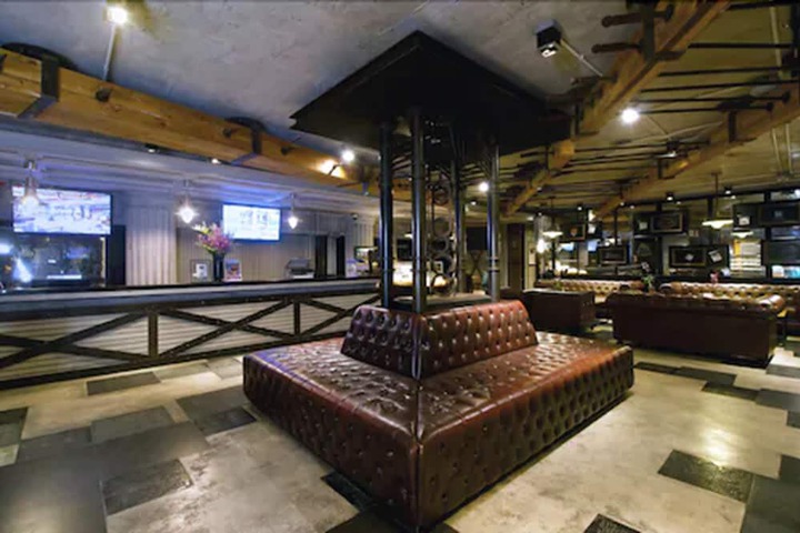 Entrance & Lobby