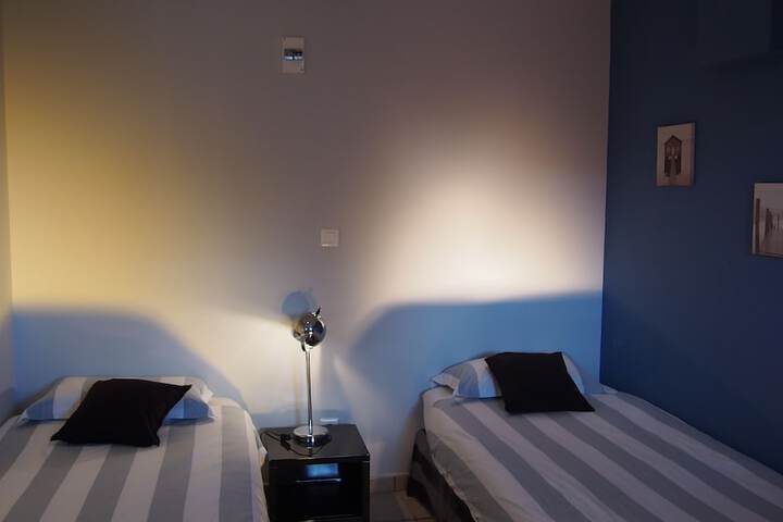 Room 7 of 16