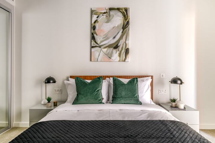Room 9 of 34