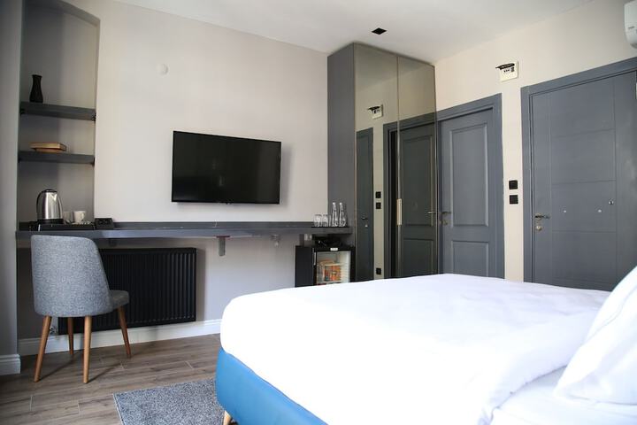 Room 50 of 71