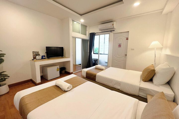 Room 12 of 94