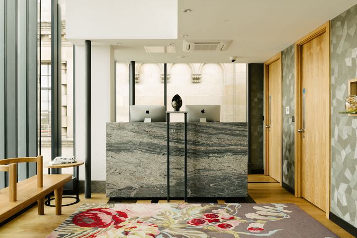 Concierge desk