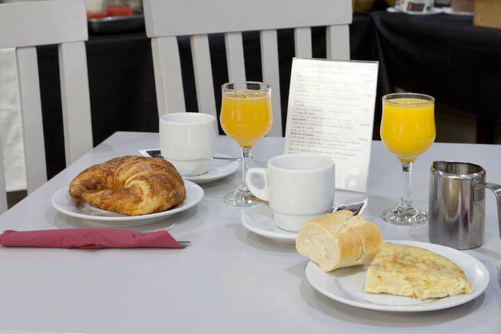 Breakfast/Coffee Service 36 of 42