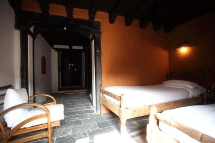 Room 8 of 26