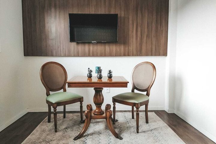 Room 18 of 38