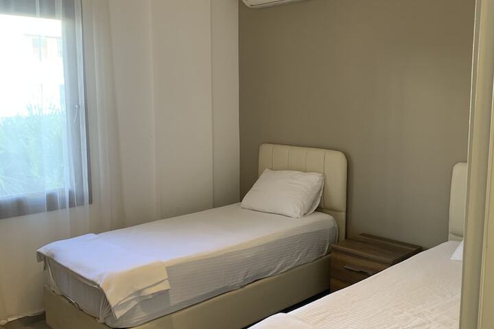 Room 12 of 159
