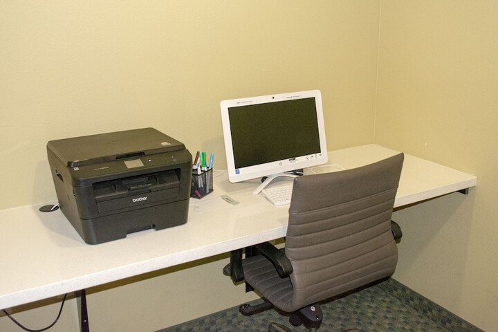 Business Center 30 of 34