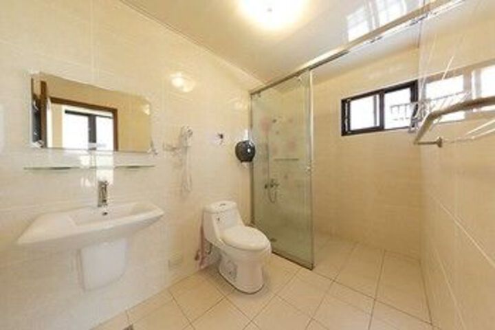 Room 4 of 23