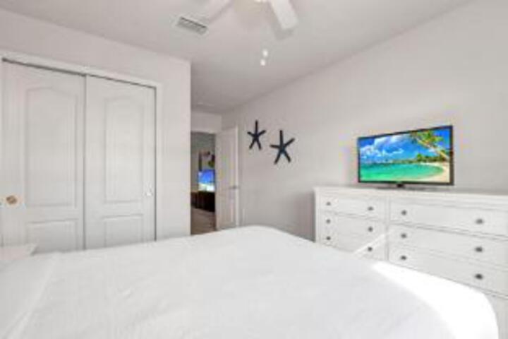 Room 6 of 6