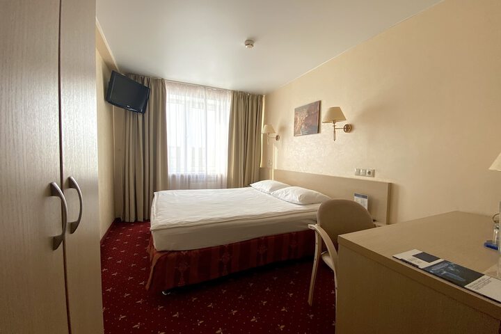 Room 6 of 27
