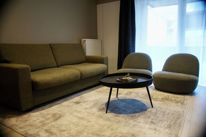 Room 28 of 77