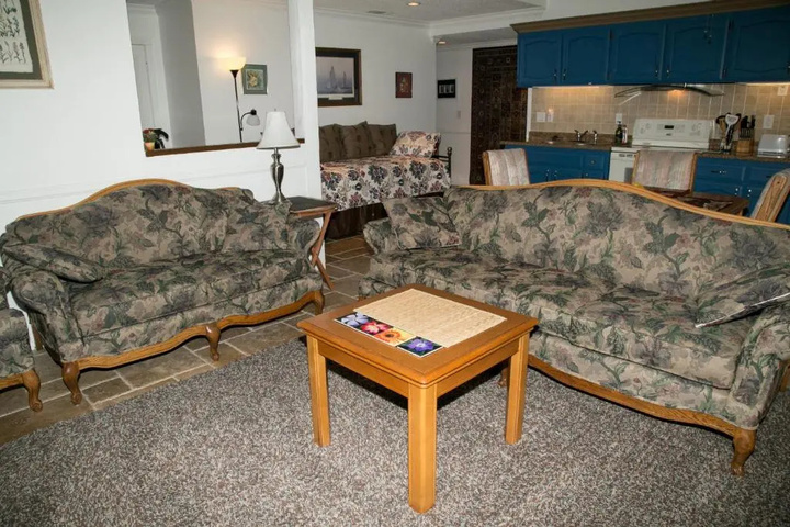 Room 2 of 9