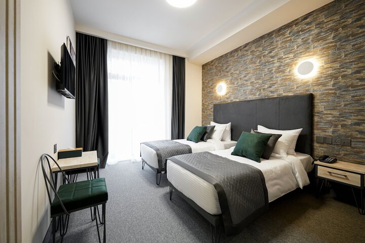 Room 25 of 209