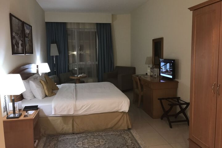 Room 12 of 156