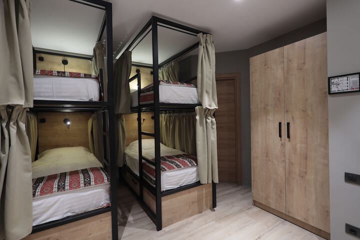 Room 12 of 61